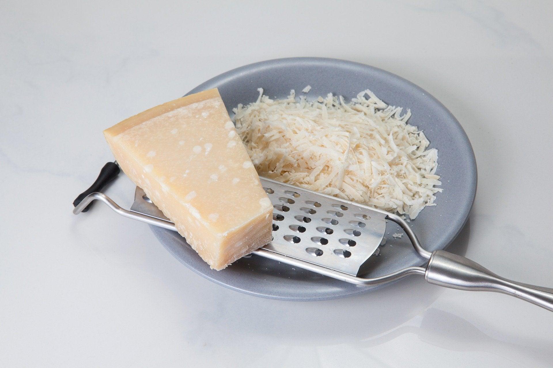 Râpe à fromage Inox avec manivelle - Mandolines et accesssoires