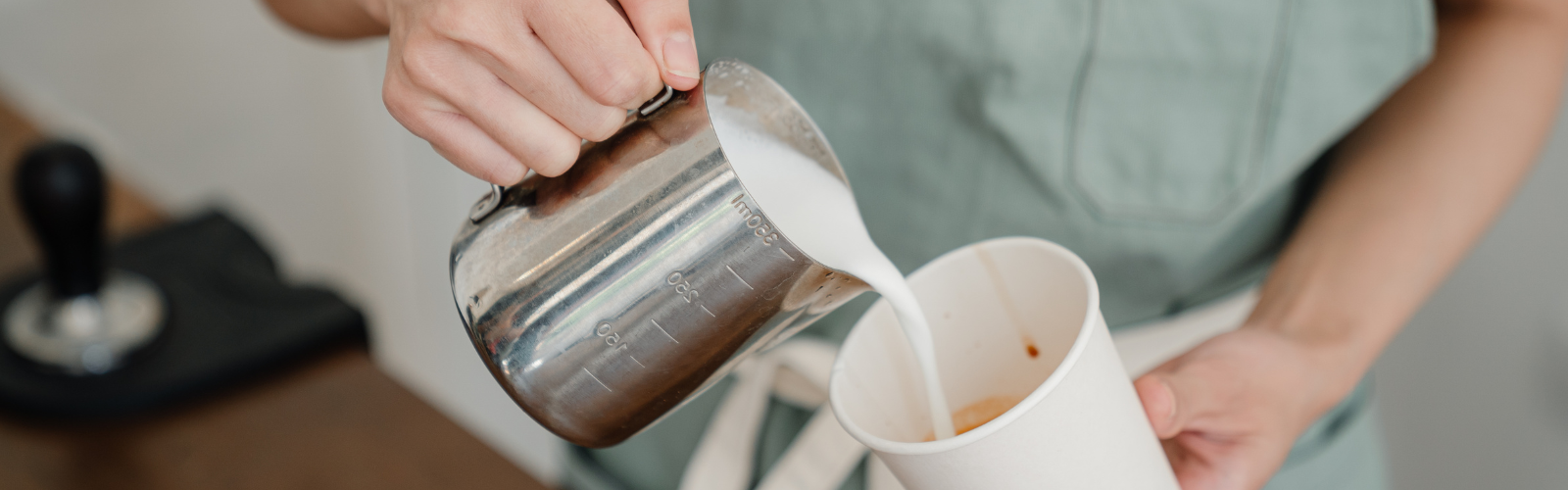 Pot à Lait Inox 1 Litre - Verseuse Rétro Avec Couvercle Et Poignée Rabattable