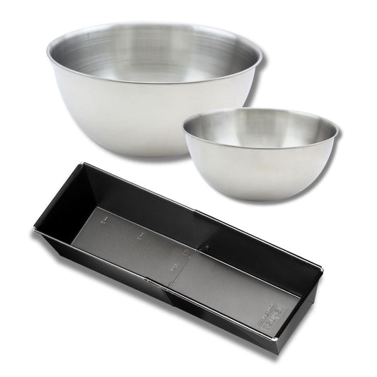 Lot avec 1 moule à cake de 28 à 40 cm, 1 spatule Zenker et 2 bols à mixer en inox Fackelmann