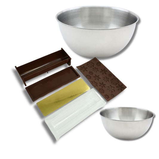Lot avec 1 Moule à bûche à relief flocons de neige, 1 spatule Zenker et 2 bols à mixer en inox Fackelmann
