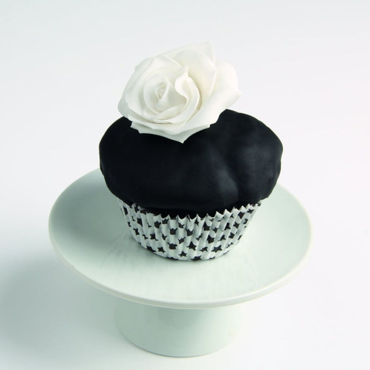 Lot de pâtisserie comprenant 50 moules à muffins étoile, 1 spatule ZENKER et 2 bols à mixer Fackelmann