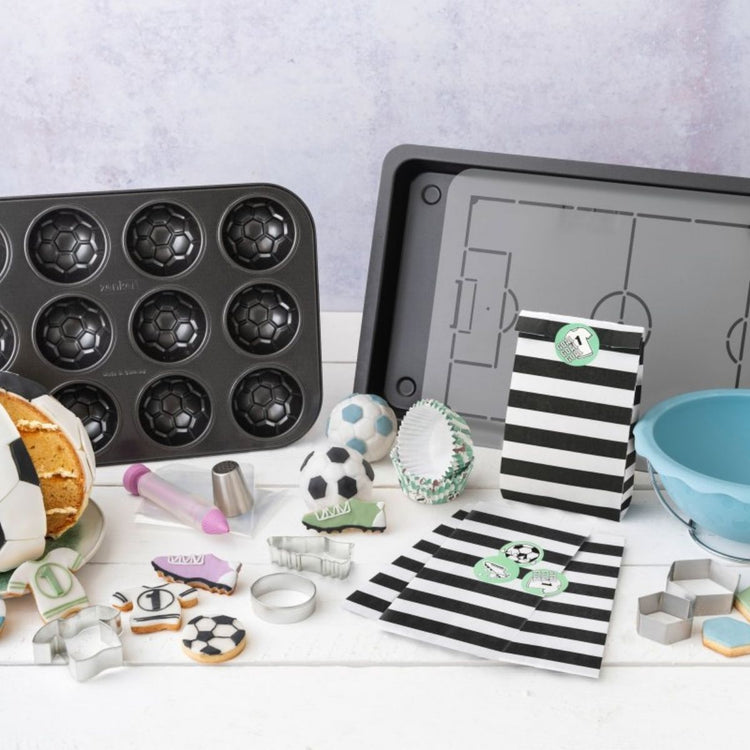 Ensemble de 2 Sets de poche à douilles, douilles et stylo de décoration pour gâteaux Zenker Spécial Football