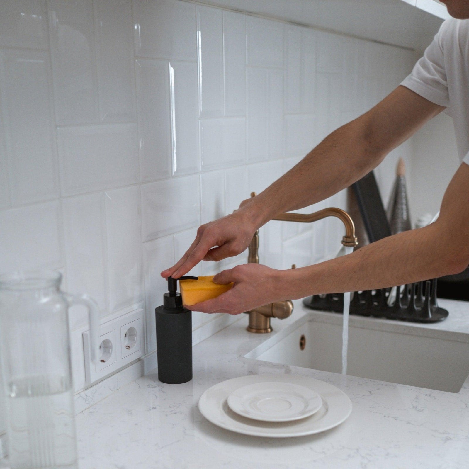 Bouchons, égouttoirs et autres accessoires