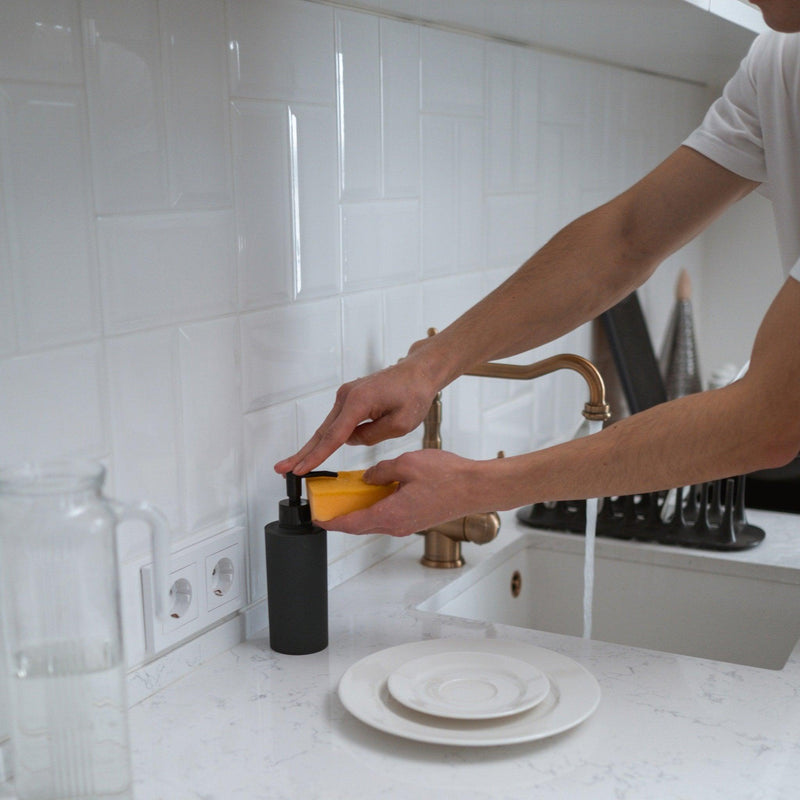 Bouchons, égouttoirs et autres accessoires