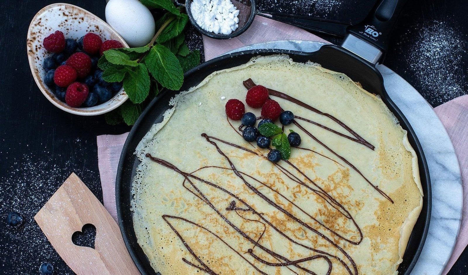 crêpière fonte 30cm + spatule et repartiteur - 1213023 STAUB crêpière fonte 30cm + spatule et repartiteur - 1213023 STAUB