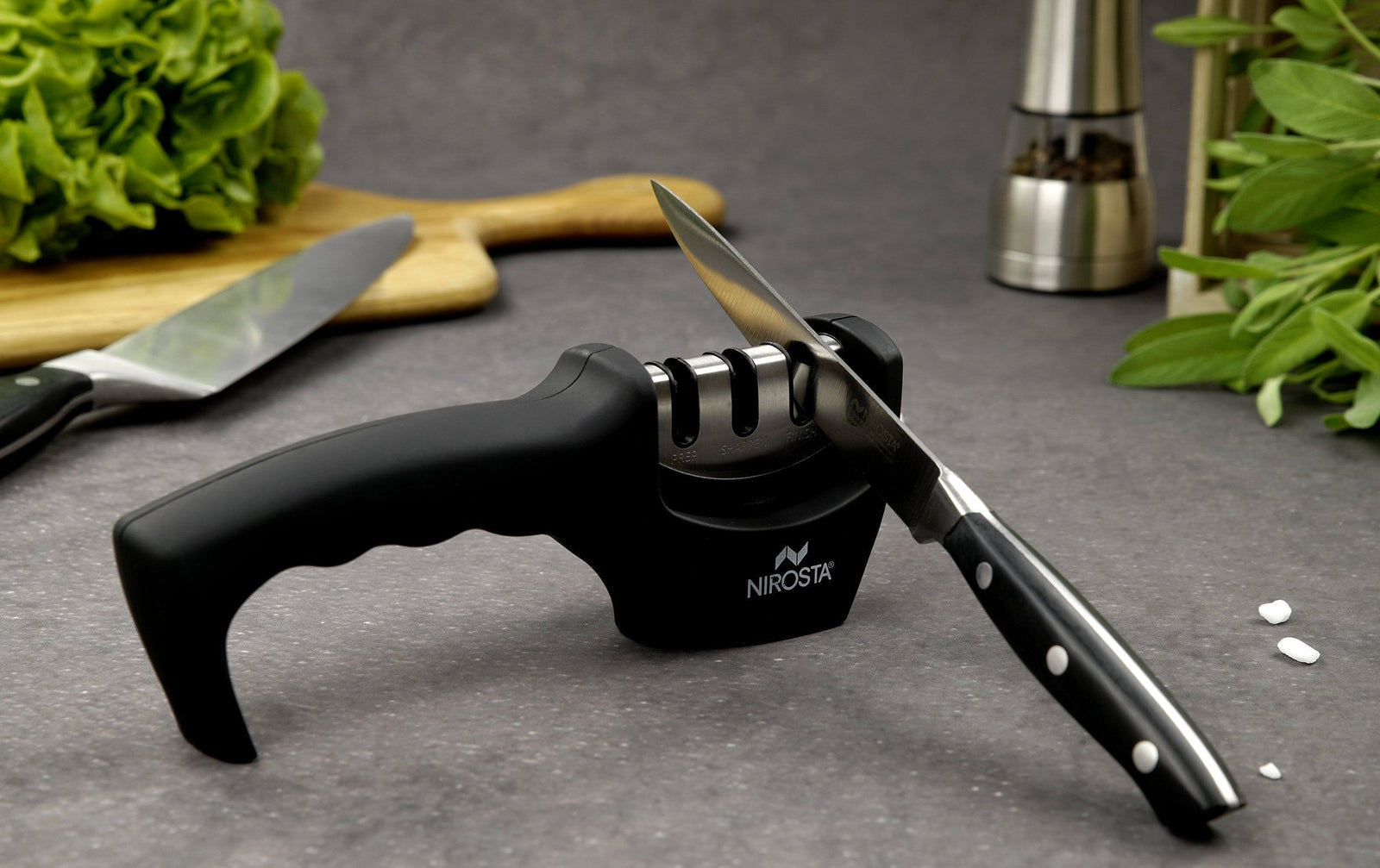 Astuces cuisine : comment bien aiguiser un couteau ? - Educatel