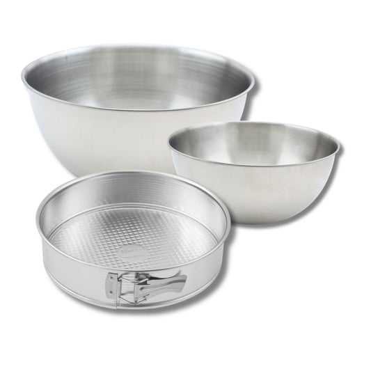 Lot comprenant 1 Moule à manqué charnière, 1 spatule Zenker et 2 bols à mixer en inox Fackelmann