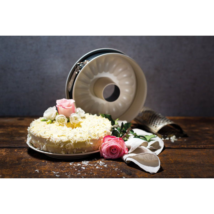 Ensemble de 4 moules à gâteaux de formes différentes Dr.Oetker Back-Trend