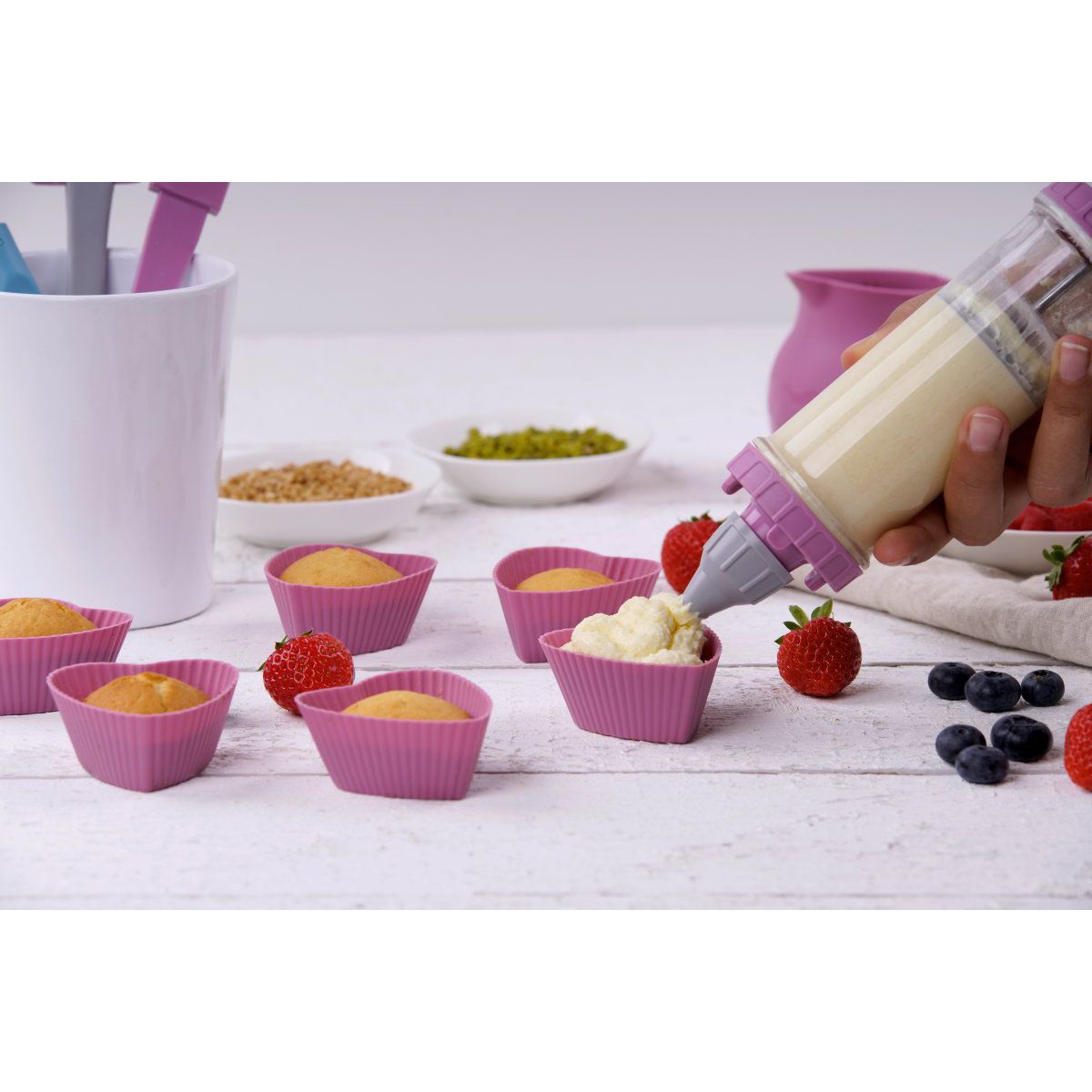 Seringue de pâtisserie type poche à douille avec 6 embouts et 6 disques à motifs Zenker