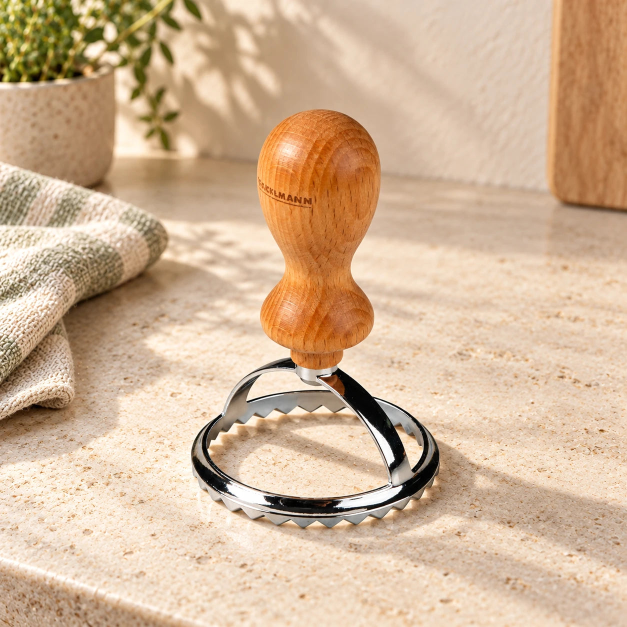 Emporte-pièce ravioli rond et cannelé 6,5 cm Fackelmann Pizza & Pasta